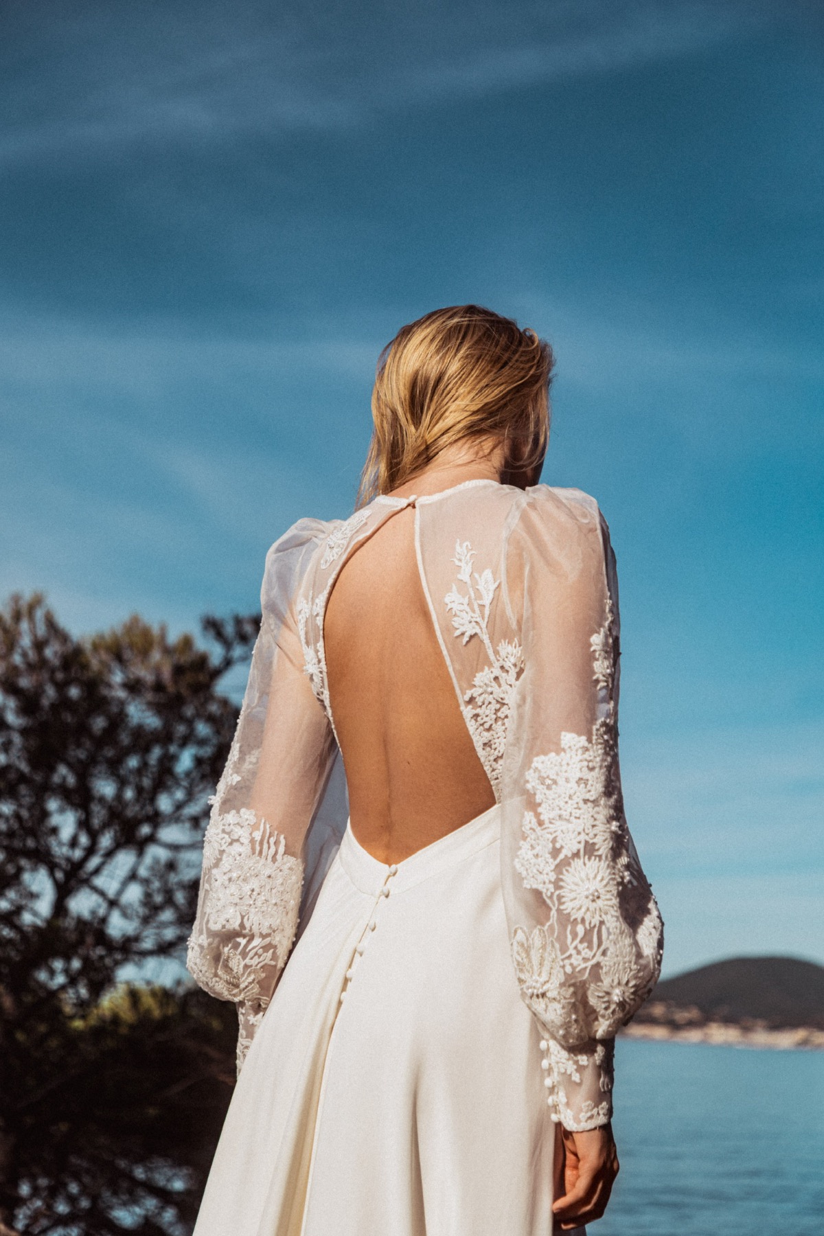 robe de mariée Caroline Takvorian disponible chez Melody Nelson à Erpent, Namur, Belgique