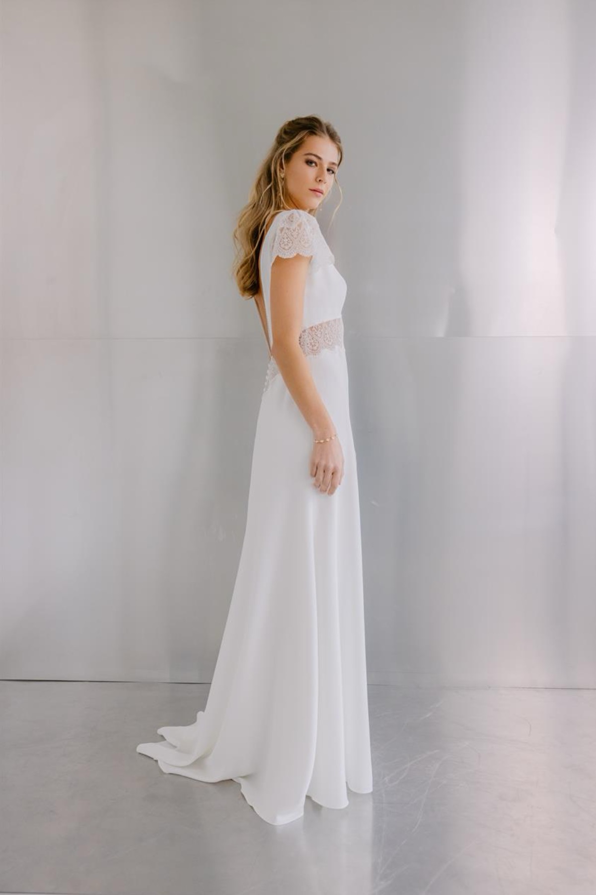 robe de mariée Rembo Styling disponible chez Melody Nelson à Erpent, Namur, Belgique